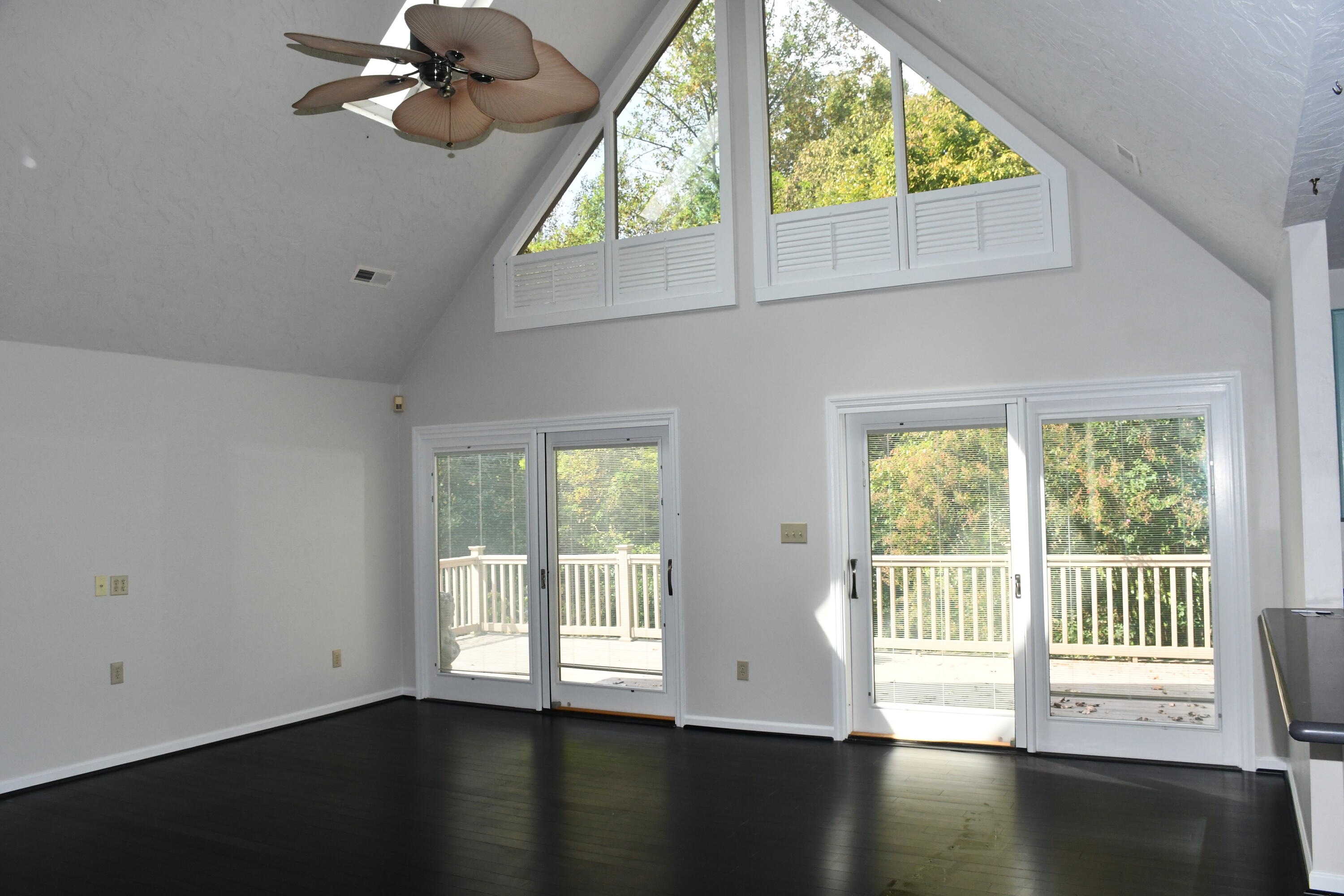 40 Bay Front Road Penhook, VA 24137 - Photo 6 of 34 Family Room