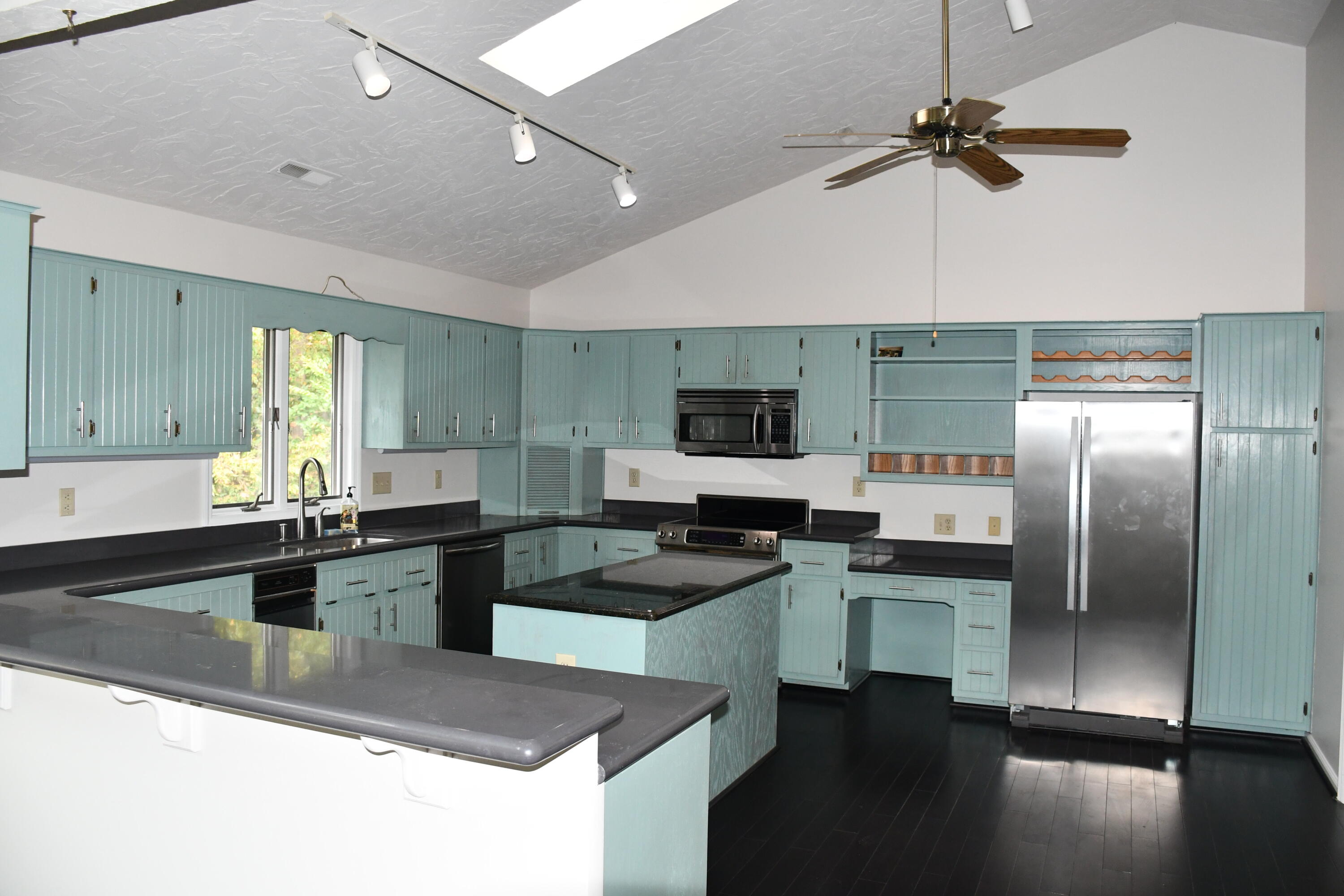 40 Bay Front Road Penhook, VA 24137 - Photo 9 of 34 Kitchen