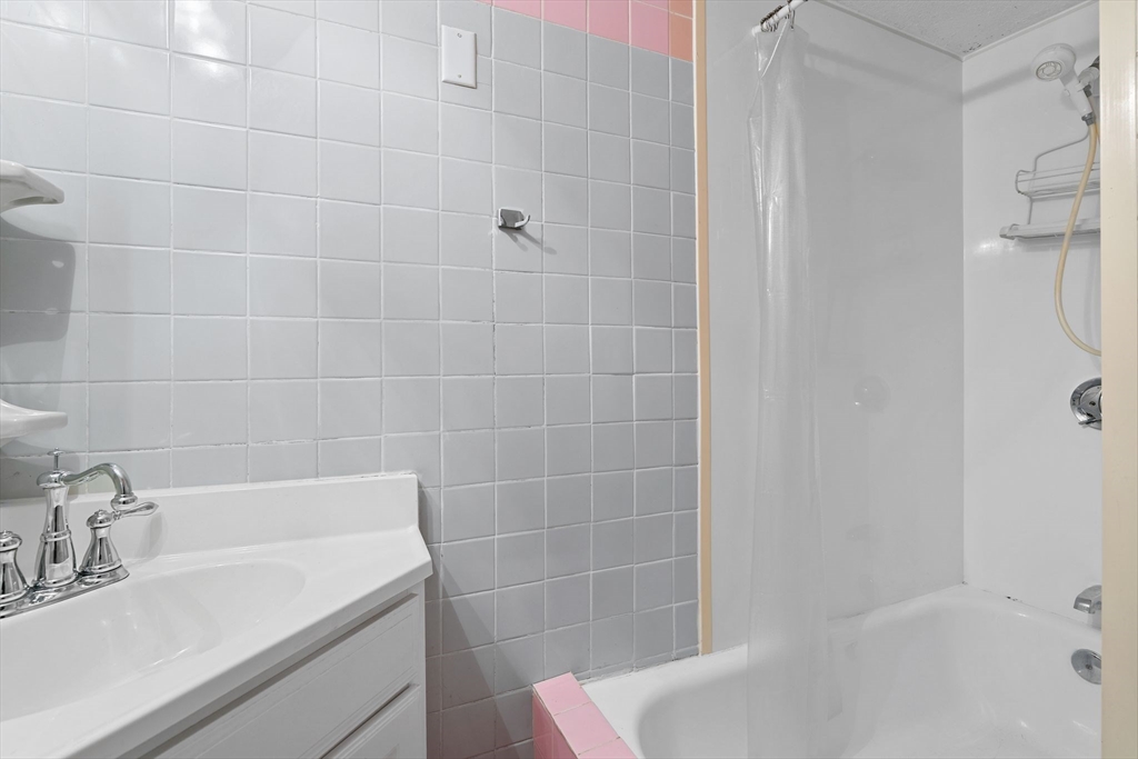 22-24 Greenview Avenue Boston, MA 02130 - Photo 14 of 41