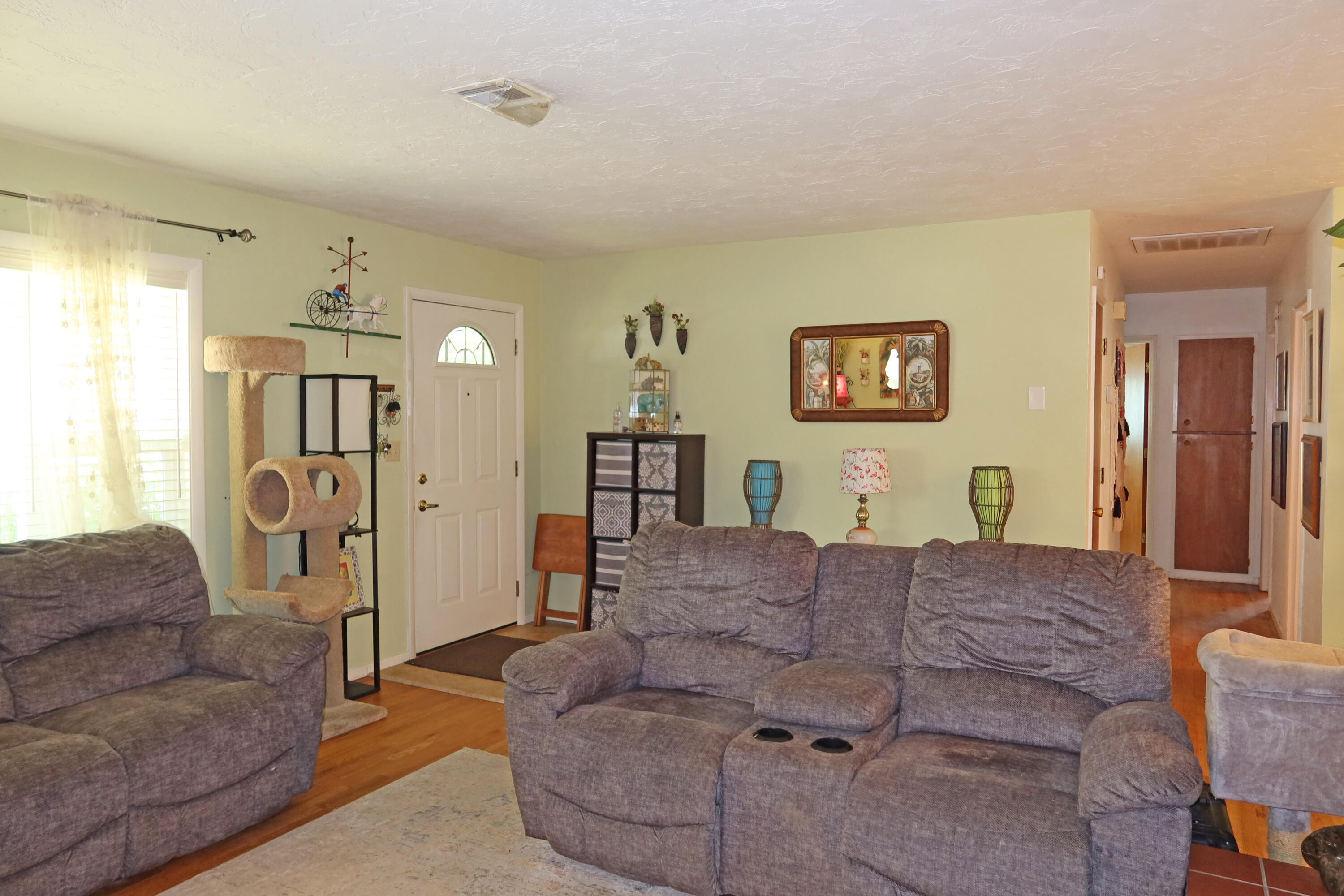 588 North 6th Street Central Point, OR 97502 - Photo 10 of 26 Common Area