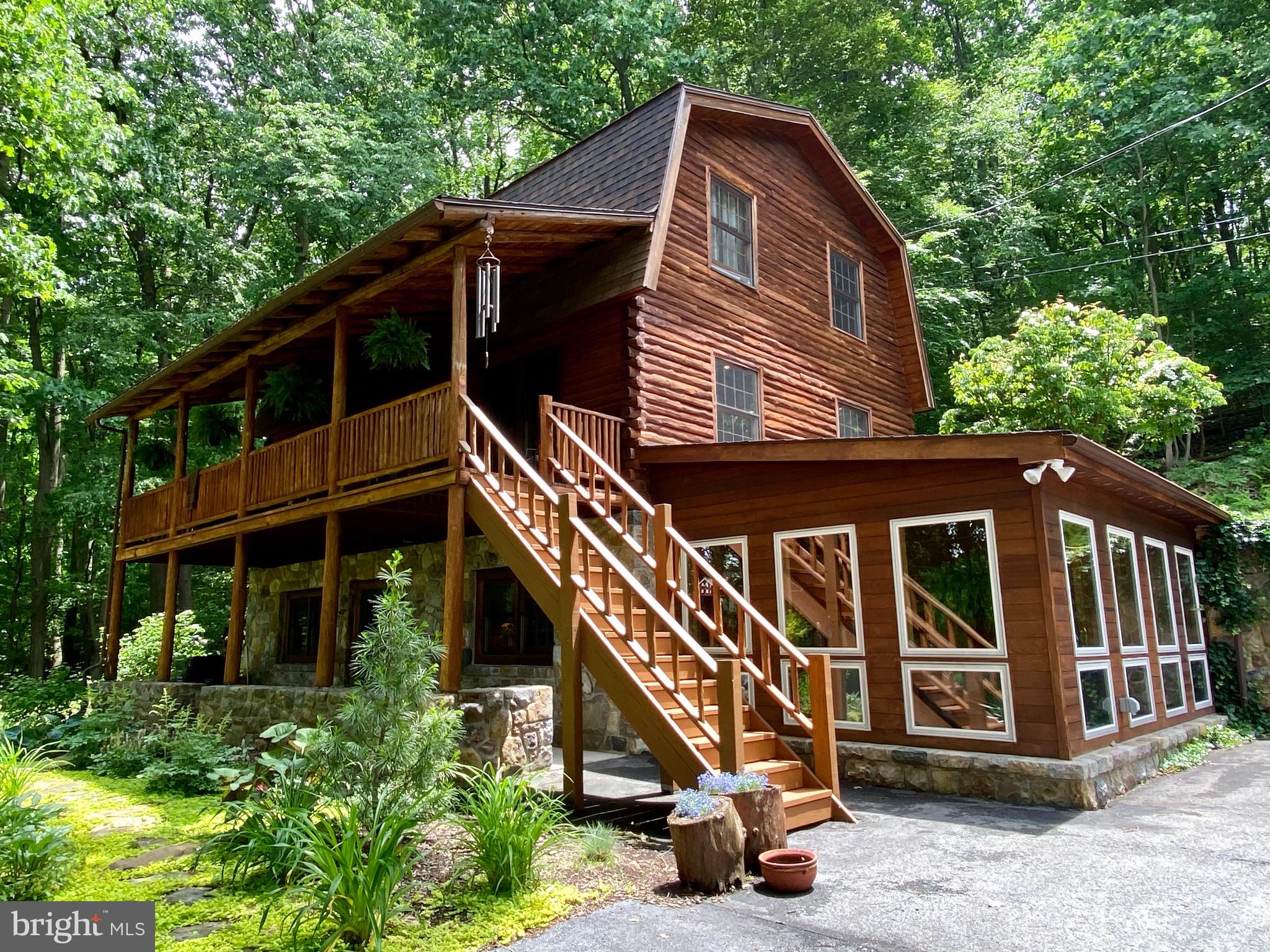 5 Bedrooms, 2.5 Baths, Sunroom