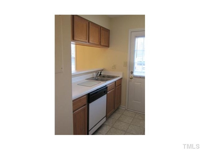 2601 D Millborough Court Raleigh, NC 27604 - Photo 6 of 9 Photo 6