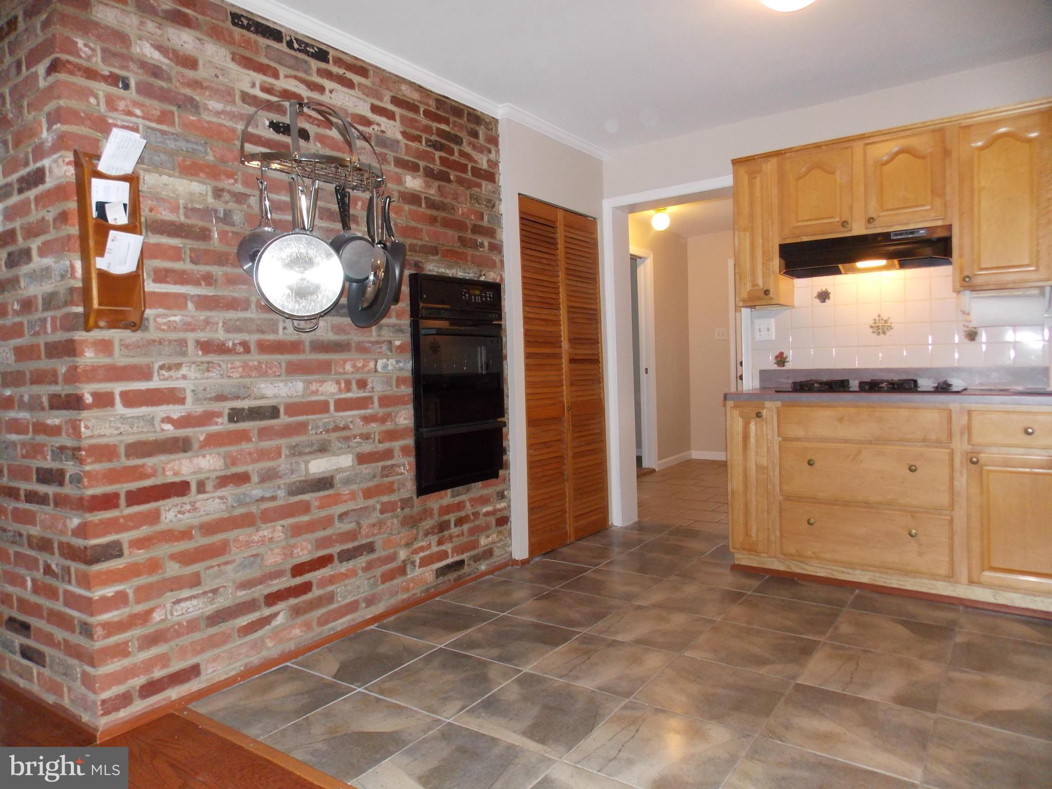 7125 Catlett Street Springfield, VA 22151 - Photo 15 of 26 Kitchen