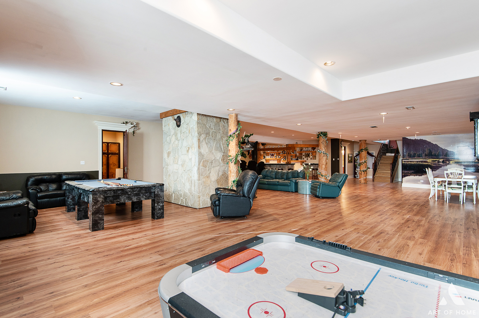 14940 El Greco Street Lemont, IL 60439 - Photo 38 of 67 a living room with furniture and wooden floor