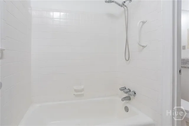 $2,350 | 5 Ossabaw Road, Savannah, GA 31410