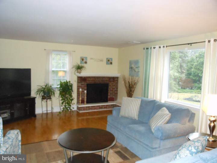 46 Rabbit Run Road Rose Valley, PA 19086 - Photo 2 of 15 Living Room