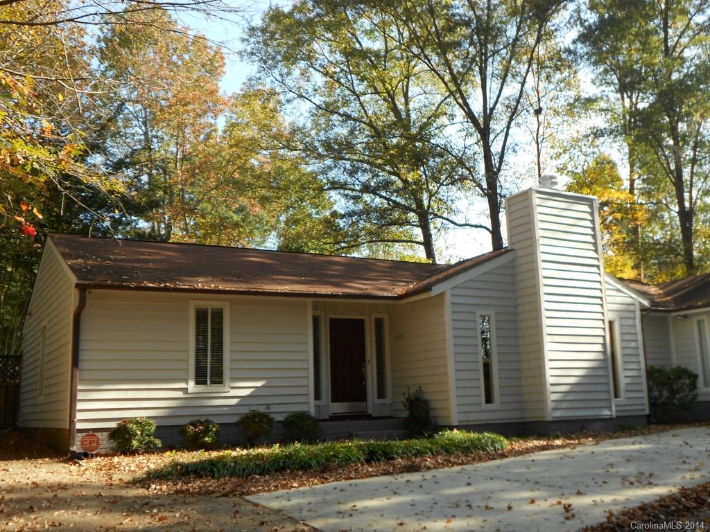 4135 Randolph Road, Unit 4 Charlotte, NC 28211 - Photo 1 of 22 a front view of a house