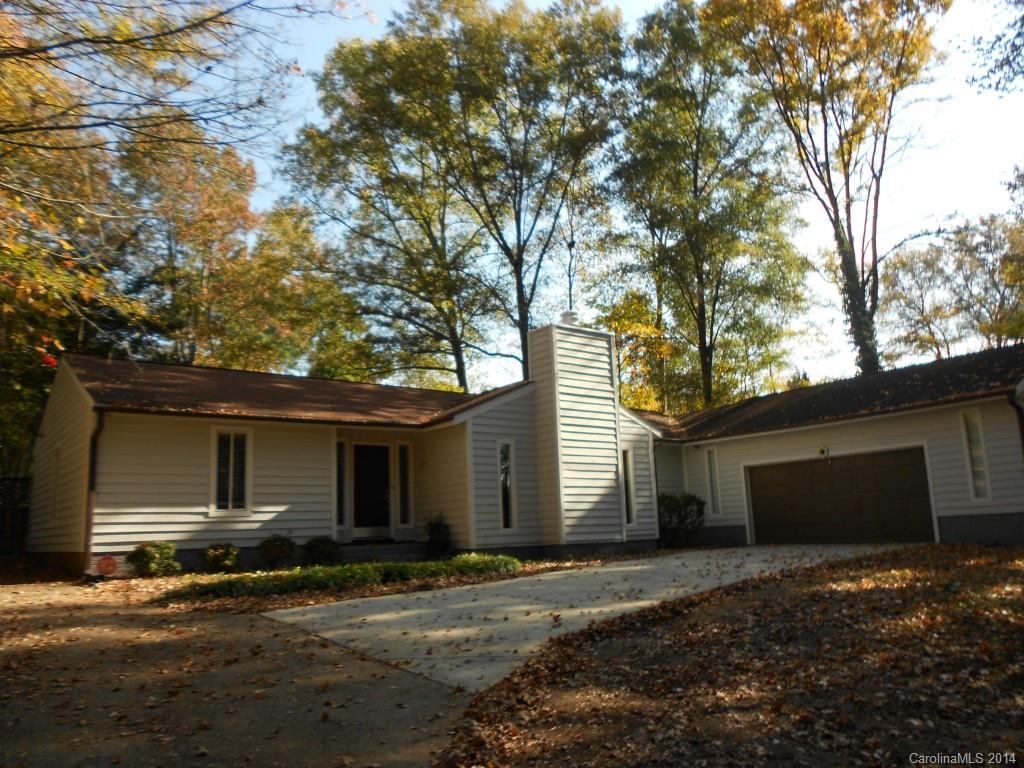 4135 Randolph Road, Unit 4 Charlotte, NC 28211 - Photo 2 of 22 a view of a house with a yard
