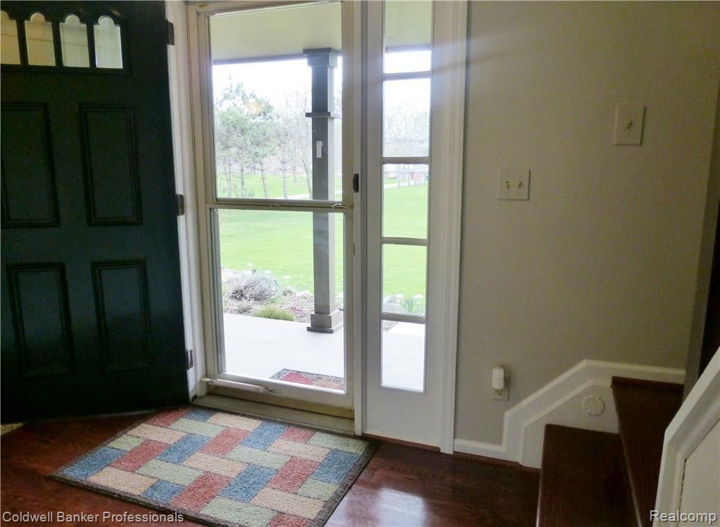 9550 Pine Knob Road Clarkston, MI 48348 - Photo 4 of 38 3.2