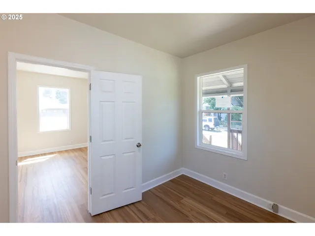 $319,900 | 809 East 7th Street, The Dalles, OR 97058