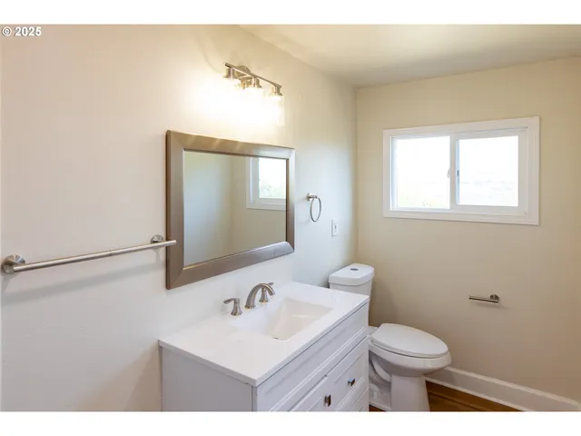 $319,900 | 809 East 7th Street, The Dalles, OR 97058