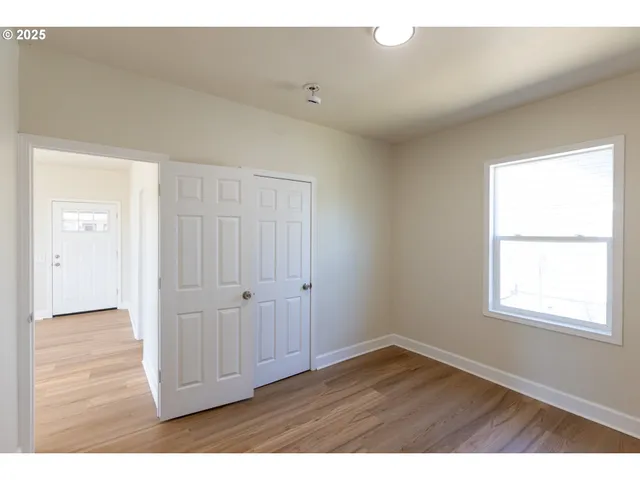 $319,900 | 809 East 7th Street, The Dalles, OR 97058