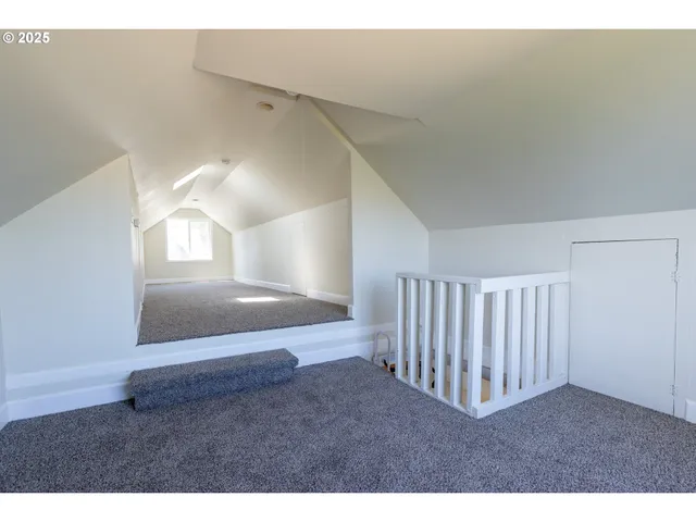 $319,900 | 809 East 7th Street, The Dalles, OR 97058