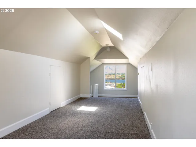 $319,900 | 809 East 7th Street, The Dalles, OR 97058