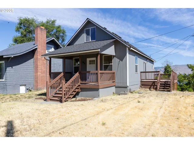 $319,900 | 809 East 7th Street, The Dalles, OR 97058