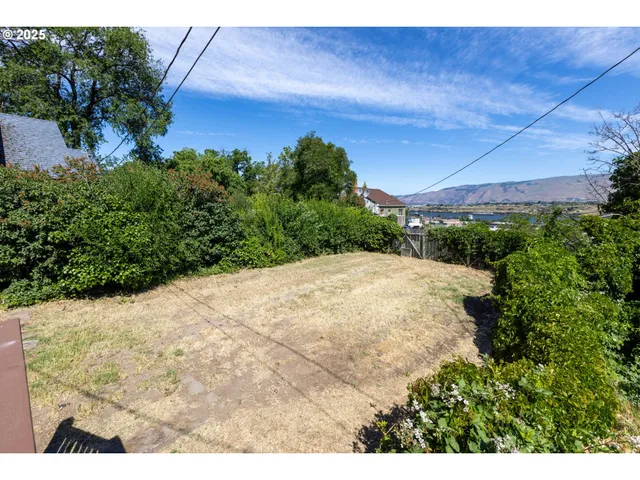 $319,900 | 809 East 7th Street, The Dalles, OR 97058