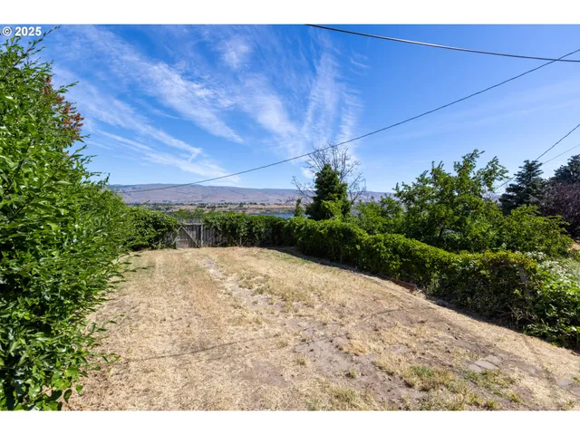 $319,900 | 809 East 7th Street, The Dalles, OR 97058