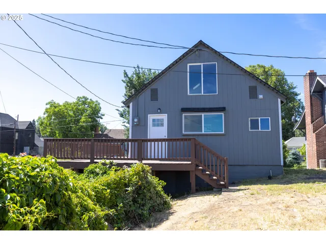 $319,900 | 809 East 7th Street, The Dalles, OR 97058