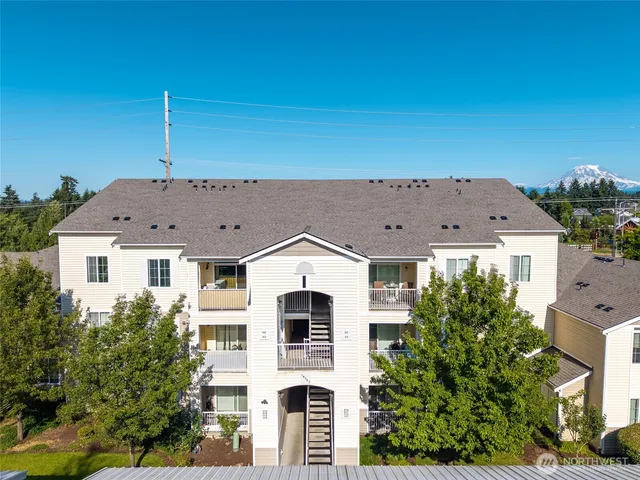 $329,900 | 18527 101st Ave Court East, Unit 313, Puyallup, WA 98375
