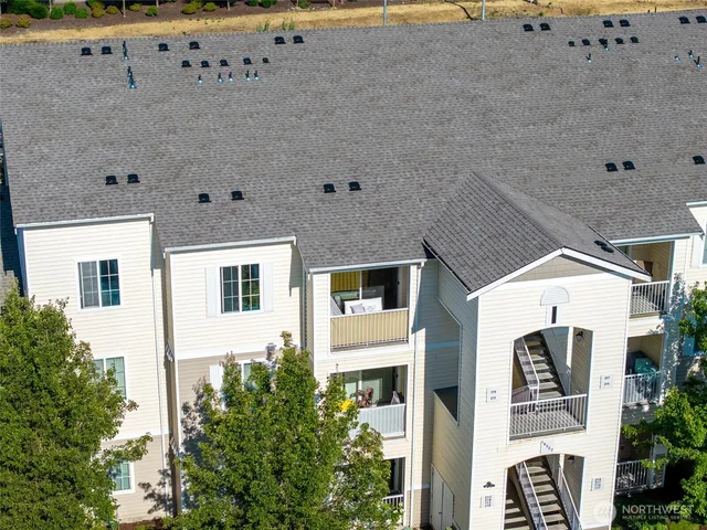 $329,900 | 18527 101st Ave Court East, Unit 313, Puyallup, WA 98375