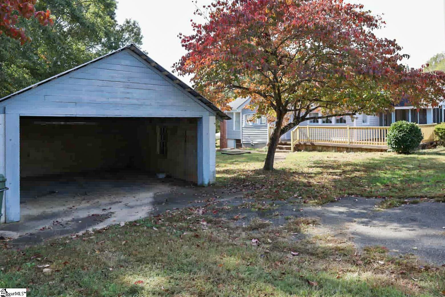 820 Gaines Street Central, SC 29630 - Photo 4 of 27