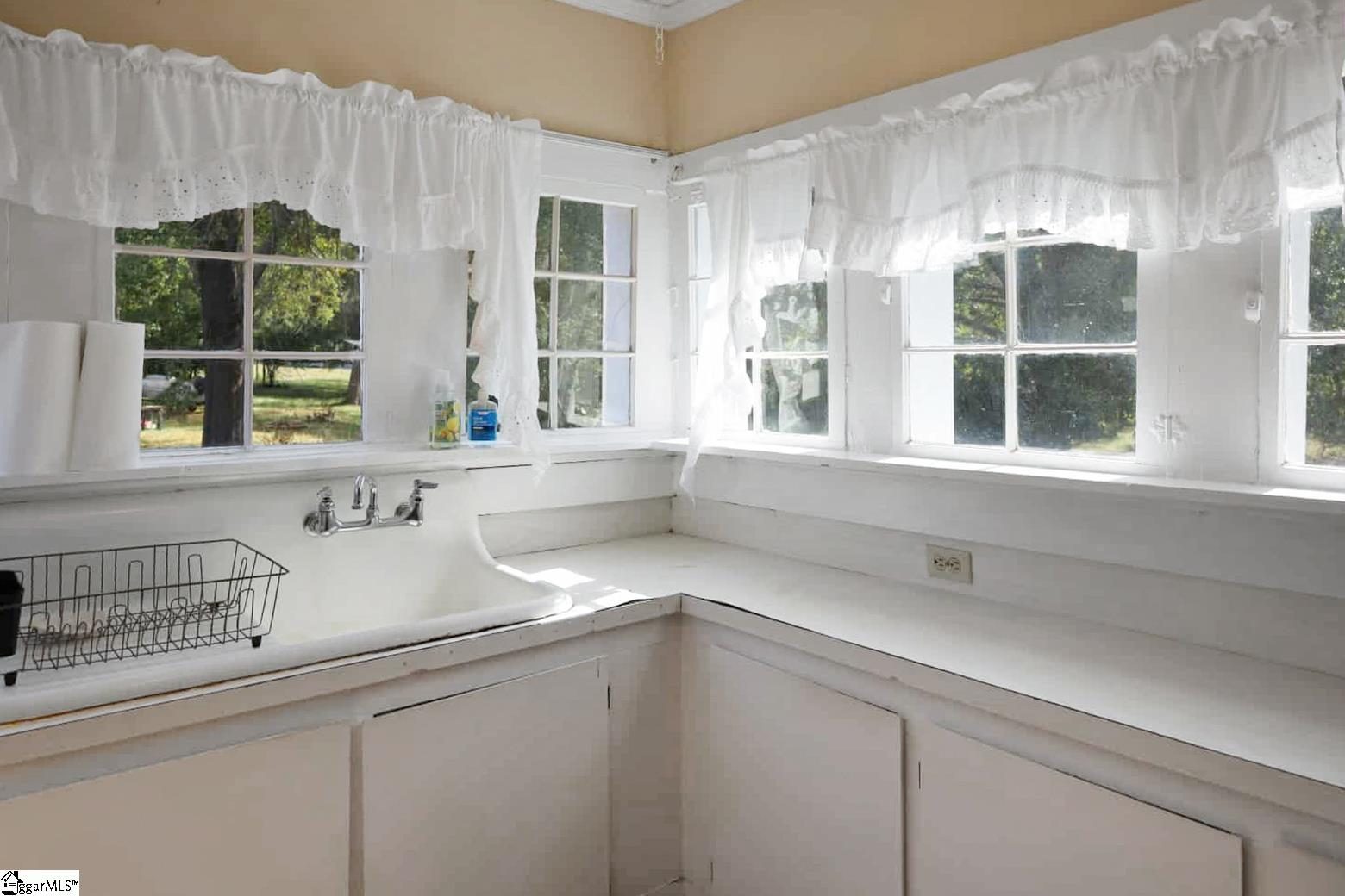 820 Gaines Street Central, SC 29630 - Photo 5 of 27