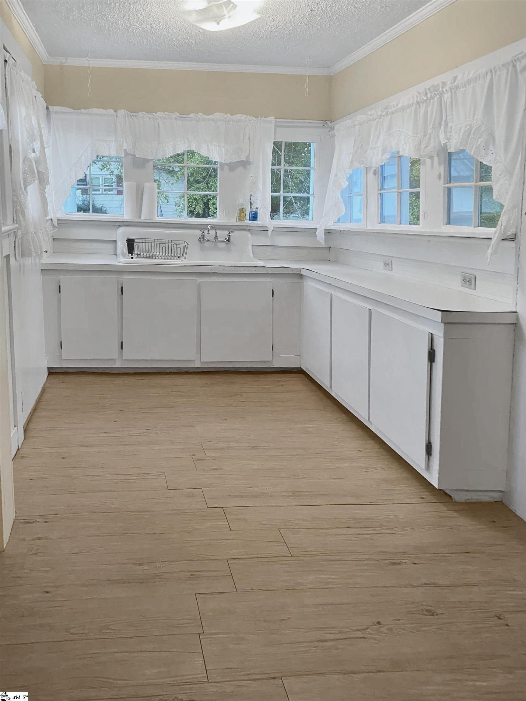 820 Gaines Street Central, SC 29630 - Photo 6 of 27