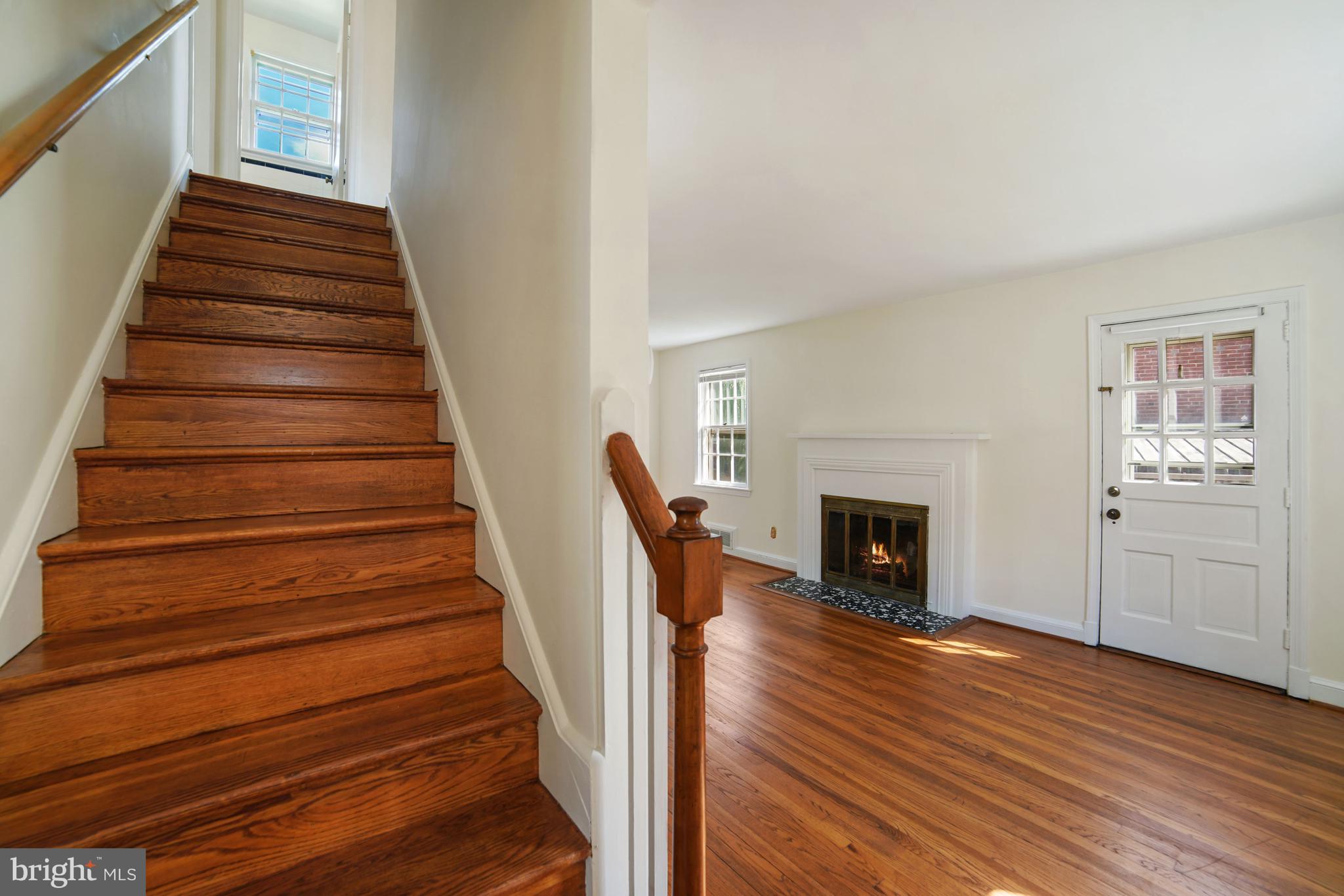 10425 Inwood Avenue Silver Spring, MD 20902 - Photo 3 of 26 Gallery Image 3