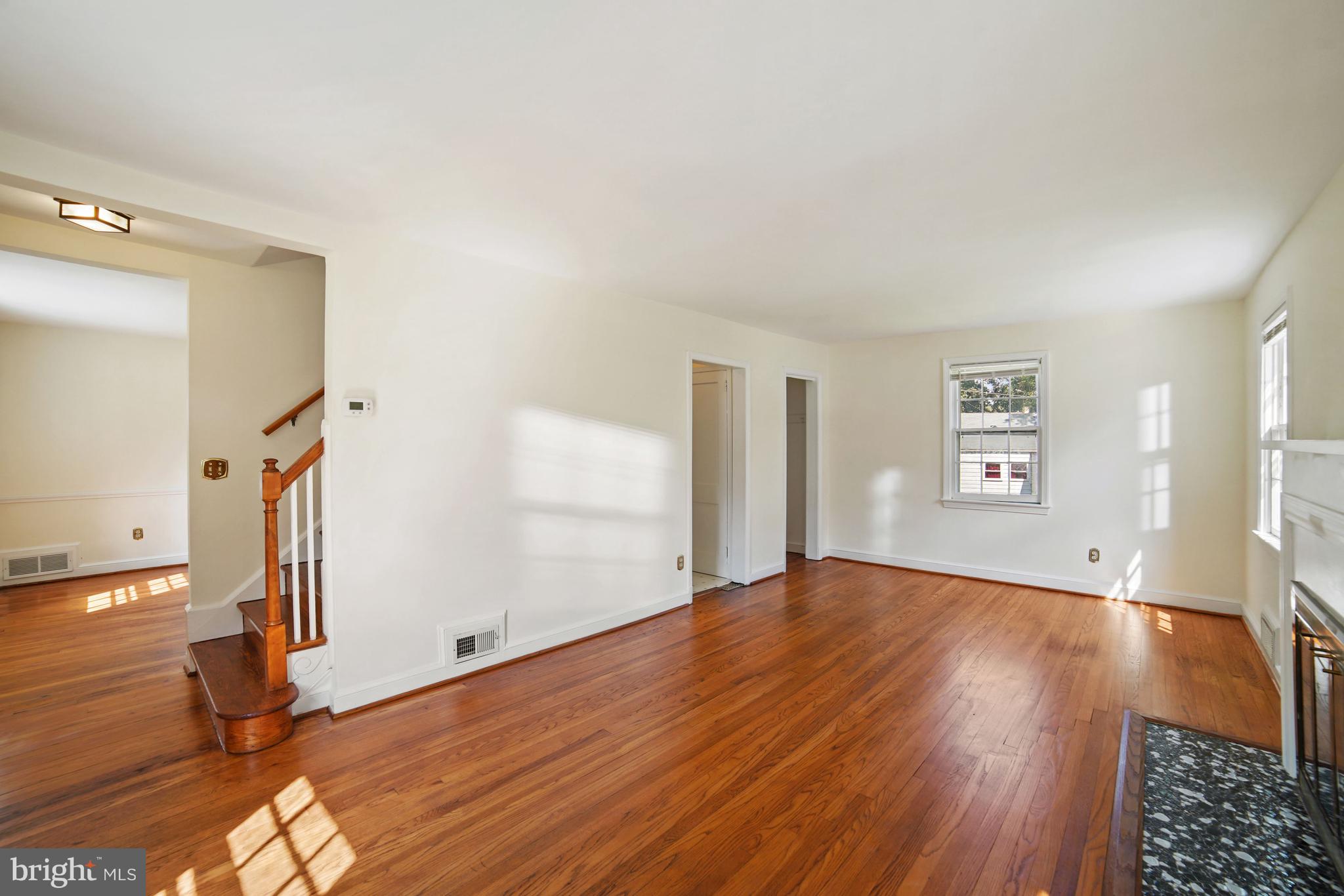 10425 Inwood Avenue Silver Spring, MD 20902 - Photo 5 of 26 Gallery Image 5