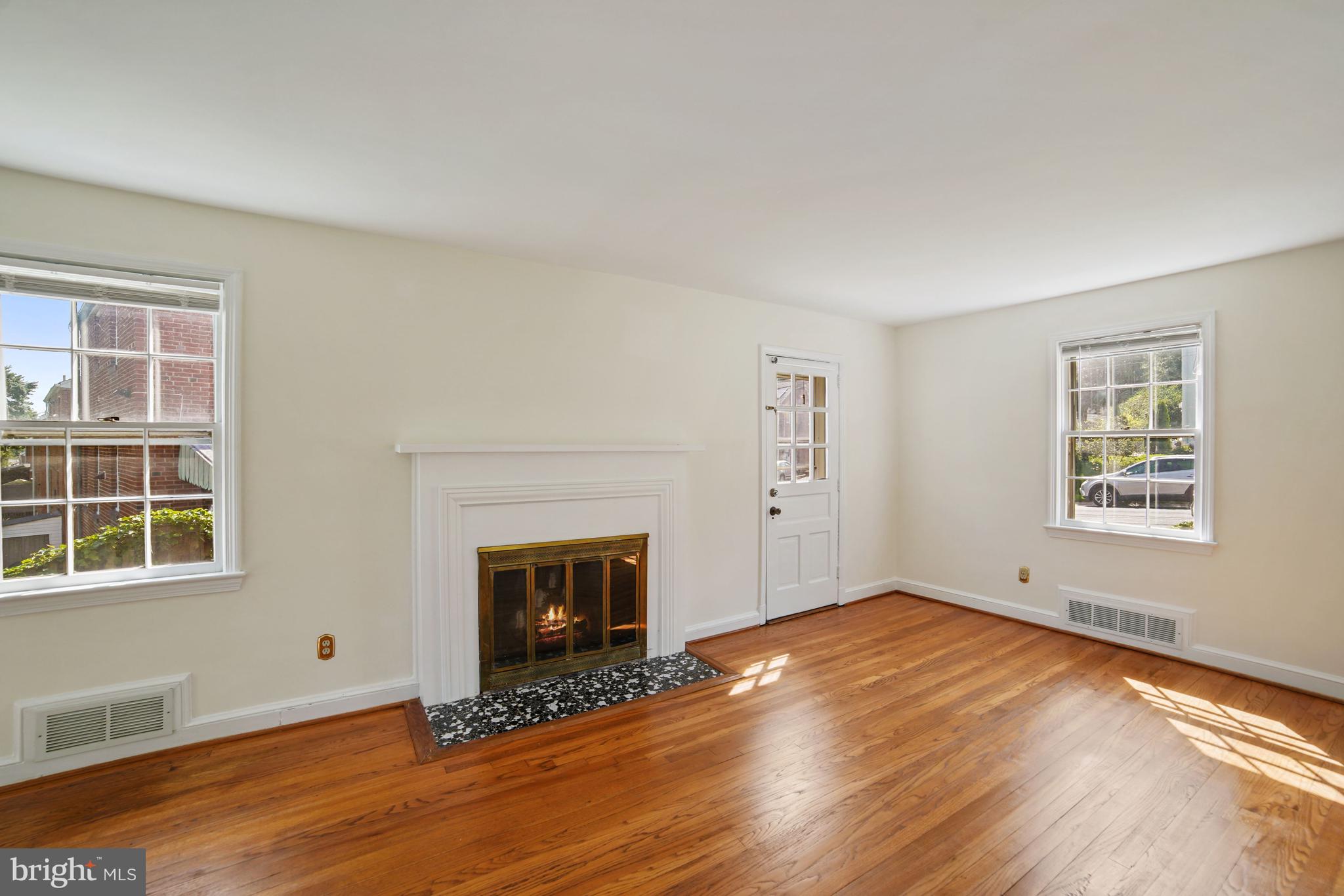 10425 Inwood Avenue Silver Spring, MD 20902 - Photo 7 of 26 Gallery Image 7