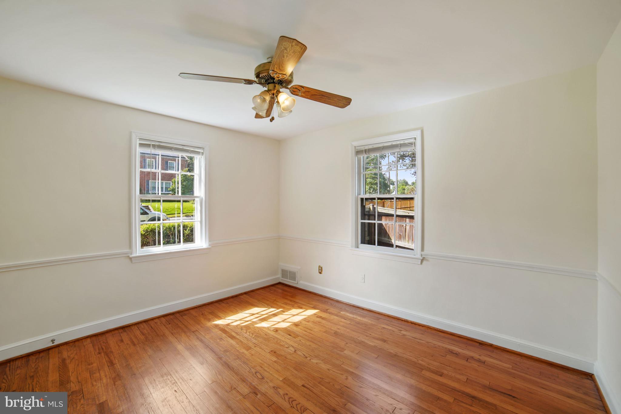 10425 Inwood Avenue Silver Spring, MD 20902 - Photo 10 of 26 Gallery Image 10
