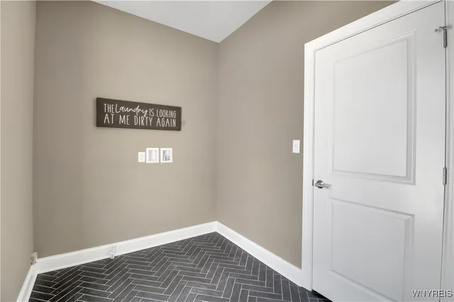 $989,900 | 4 Streamsong Court, Amherst, NY 14051