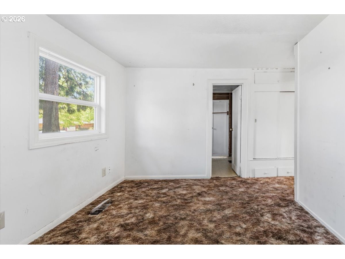 13209 Northeast San Rafael Street Portland, OR 97230 - Photo 14 of 35