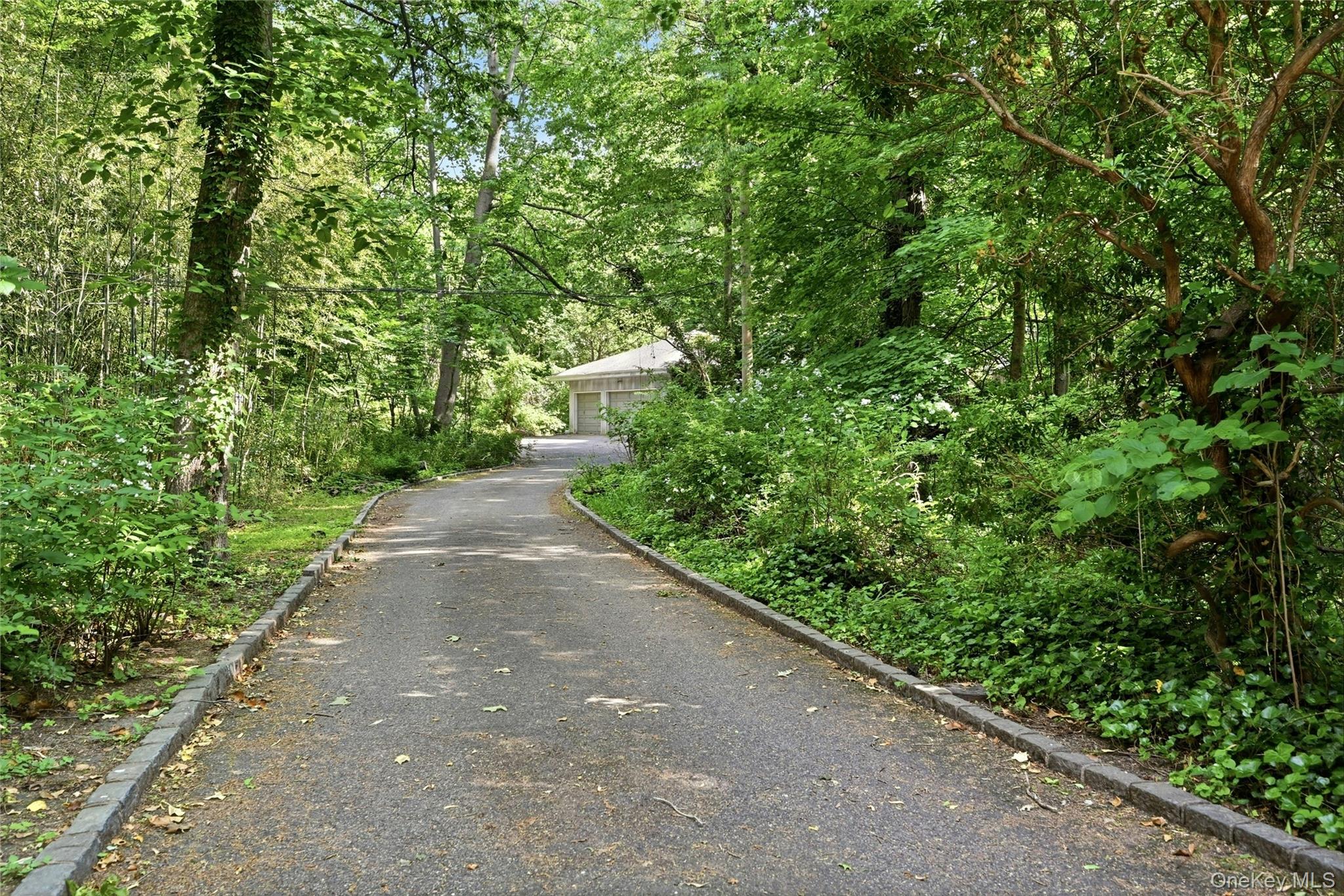 12 Tall Tree Court Cold Spring Harbor, NY 11724 - Photo 2 of 17