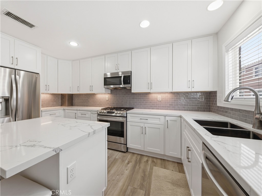 25710 Holiday, Unit C Stevenson Ranch, CA 91381 - Photo 8 of 29