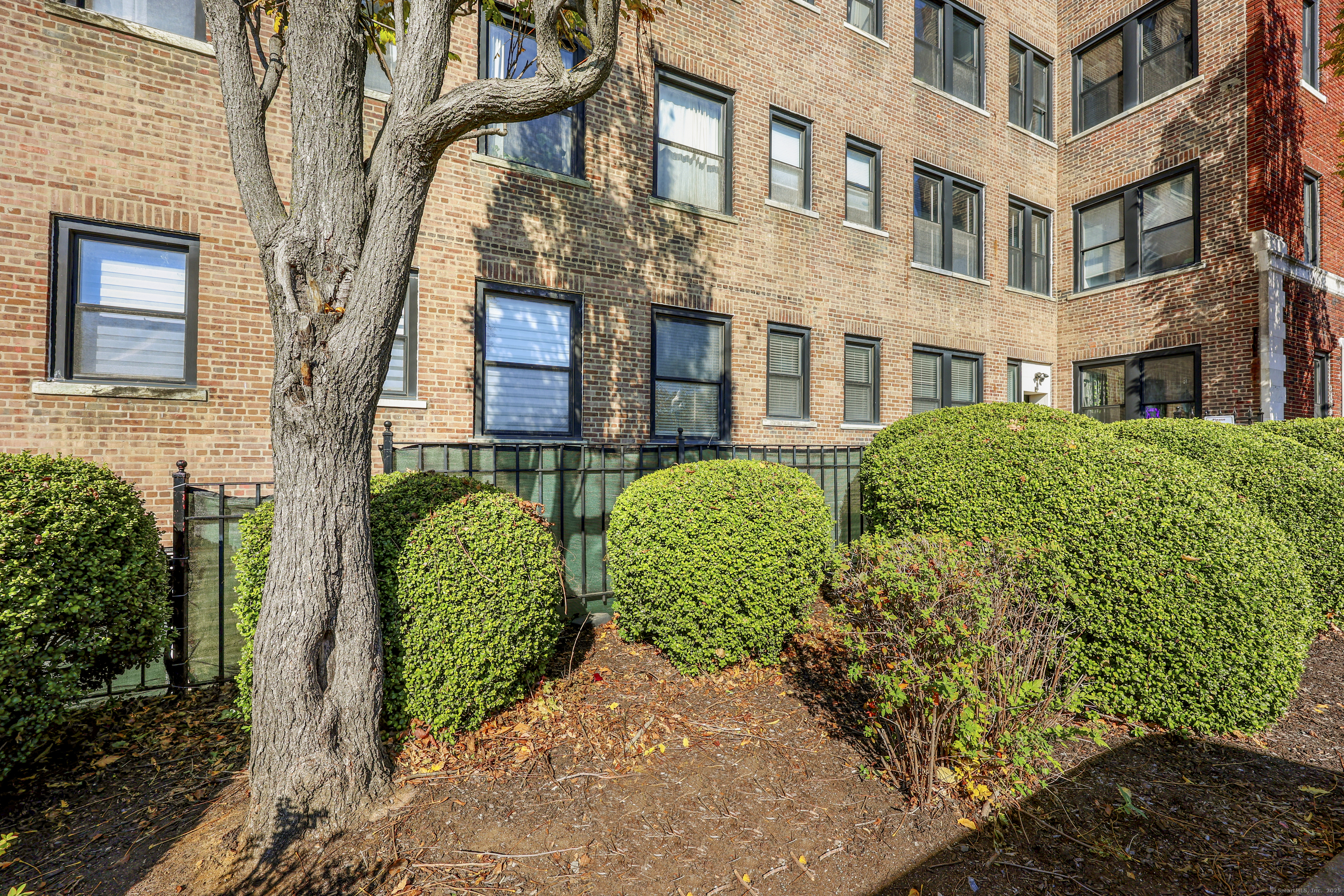 881 Lafayette Boulevard, Unit 1A Bridgeport, CT 06604 - Photo 35 of 37 a front view of a multi story residential apartment building