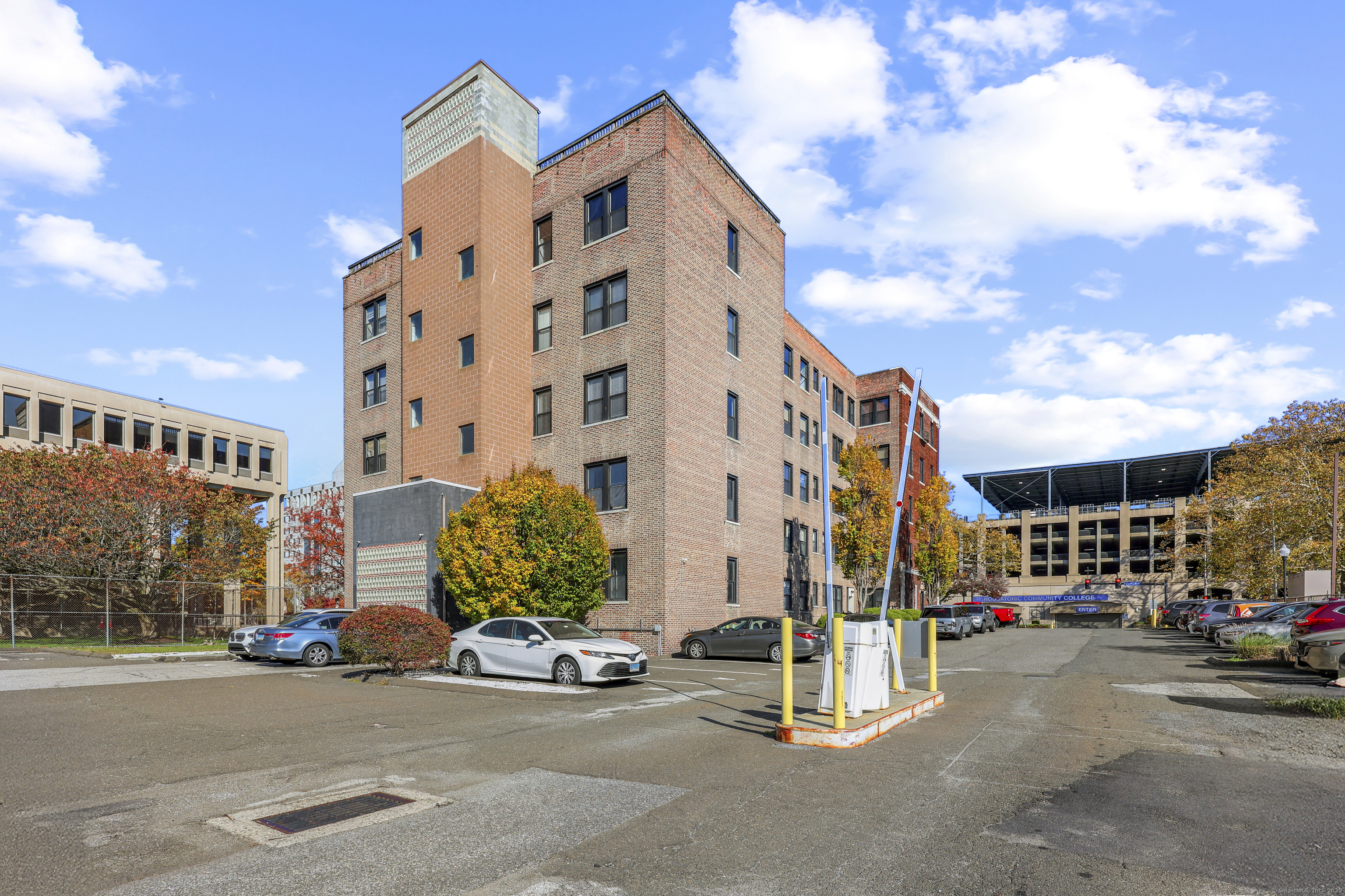 881 Lafayette Boulevard, Unit 1A Bridgeport, CT 06604 - Photo 5 of 37 a view of a street with cars