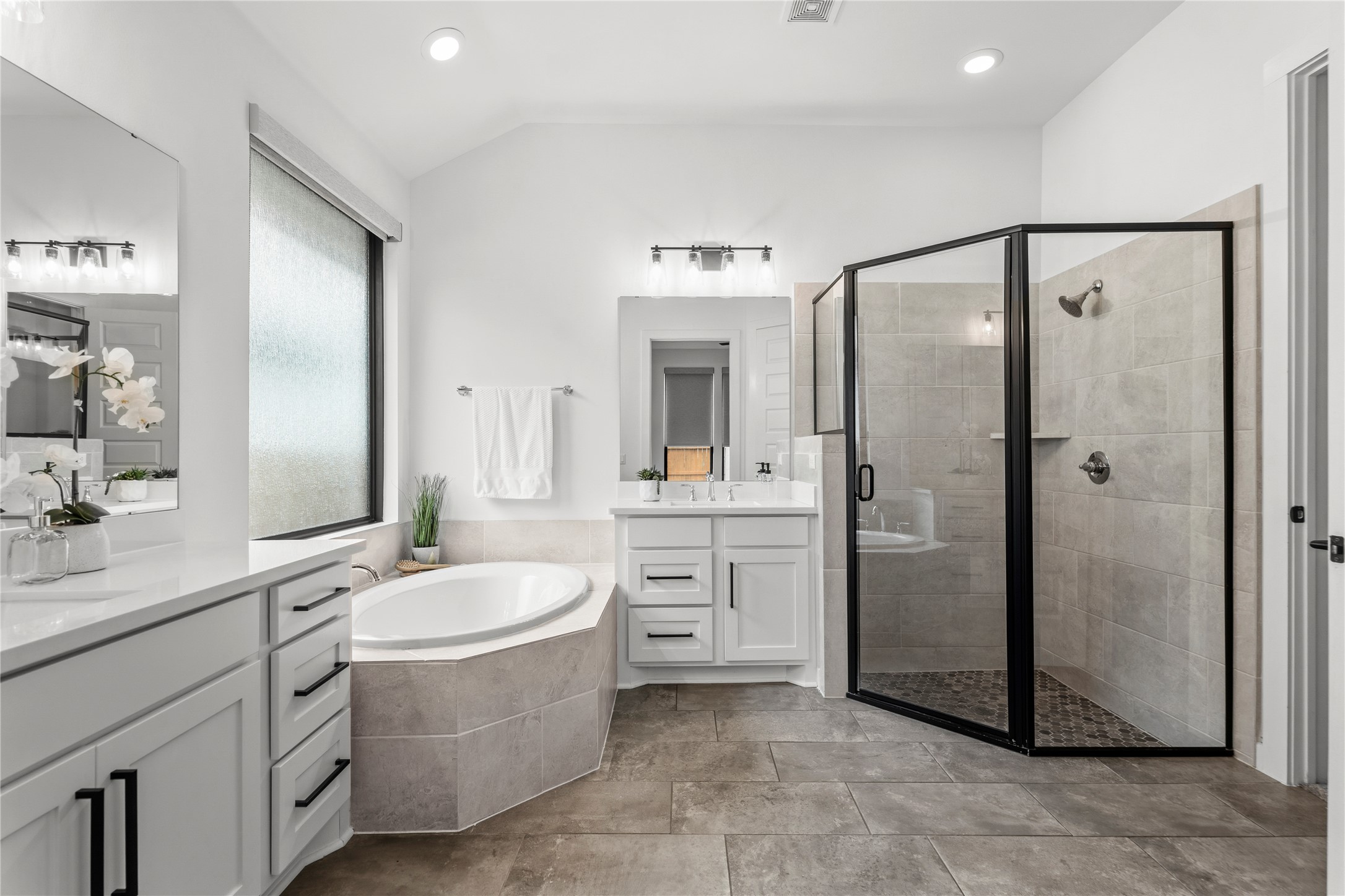 8908 Looksee Lane Austin, TX 78744 - Photo 13 of 28