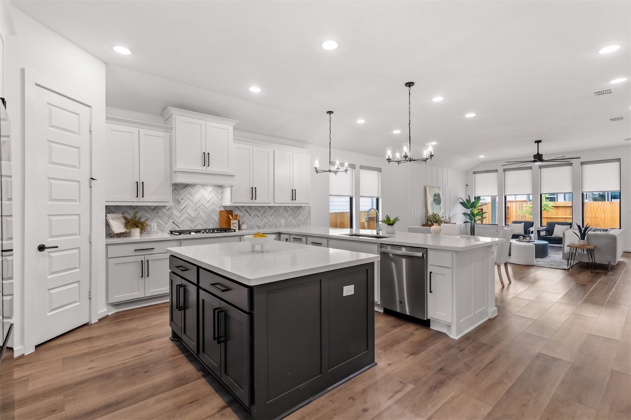 8908 Looksee Lane Austin, TX 78744 - Photo 5 of 28