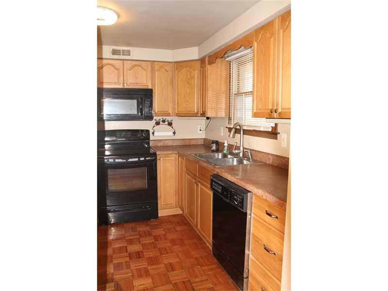 55 Kelly Road Washington, PA 15301 - Photo 6 of 13 Kitchen.