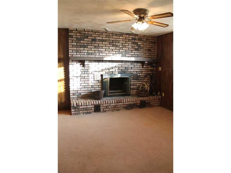 55 Kelly Road Washington, PA 15301 - Photo 8 of 13 Family Room.