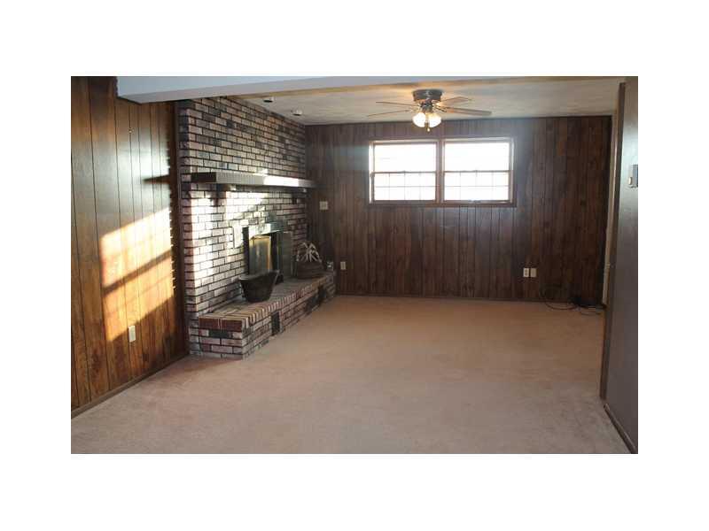 55 Kelly Road Washington, PA 15301 - Photo 10 of 13 Family Room.
