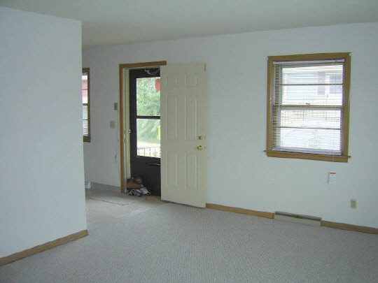 1805 South Alpine Road Rockford, IL 61108 - Photo 4 of 6 an empty room that has a window