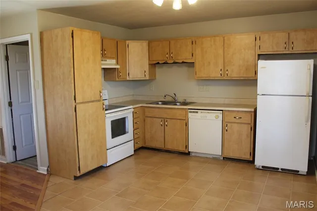 $194,500 | 202 Mountain Ash Lane, Poplar Bluff, MO 63901