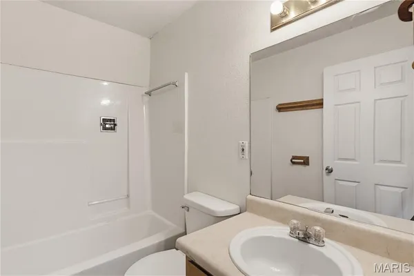 $179,000 | 202 Mountain Ash Lane, Poplar Bluff, MO 63901