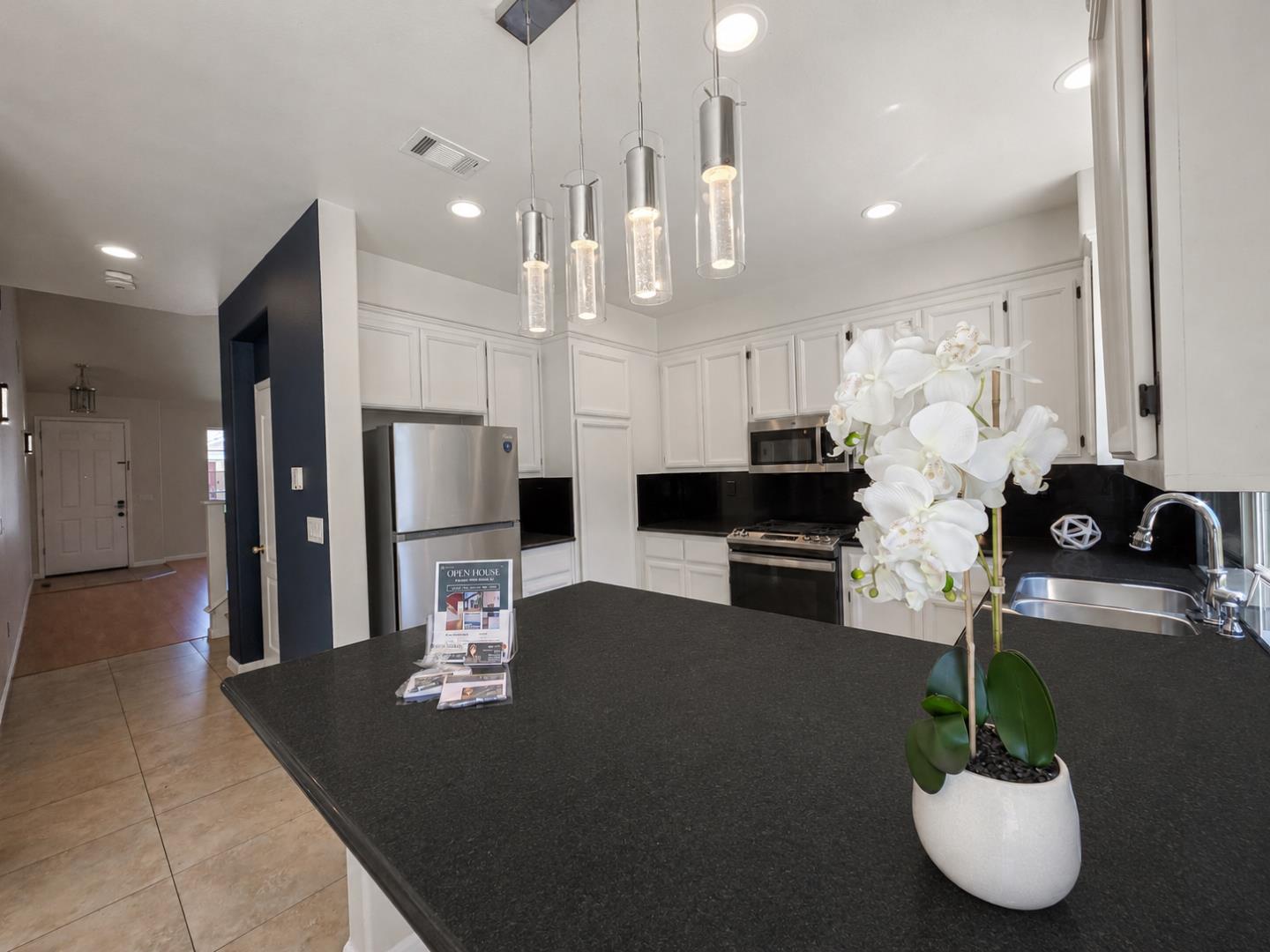 73 Images Circle Milpitas, CA 95035 - Photo 18 of 79