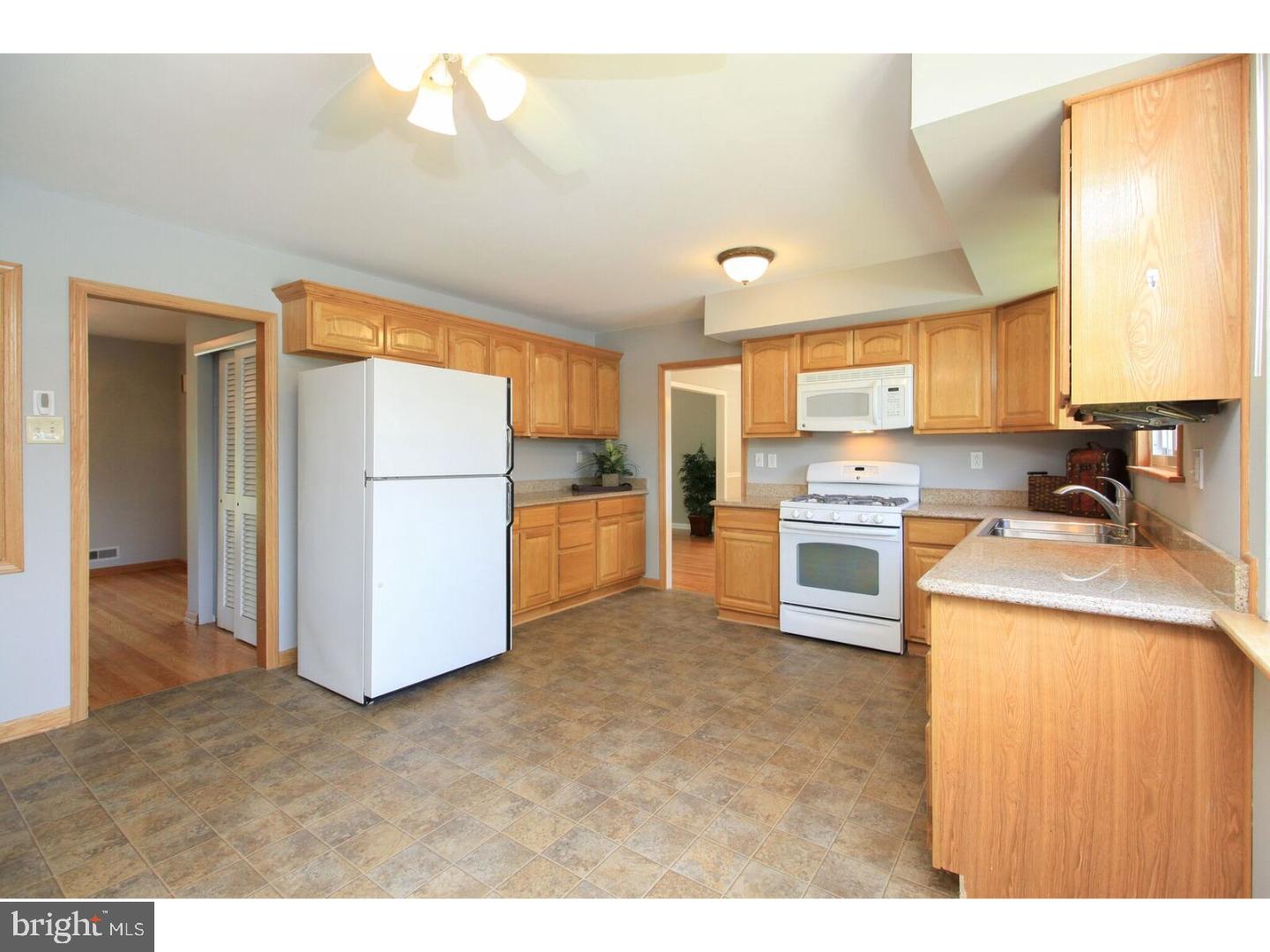 12 Scattergood Road Cherry Hill, NJ 08003 - Photo 8 of 25 Kitchen