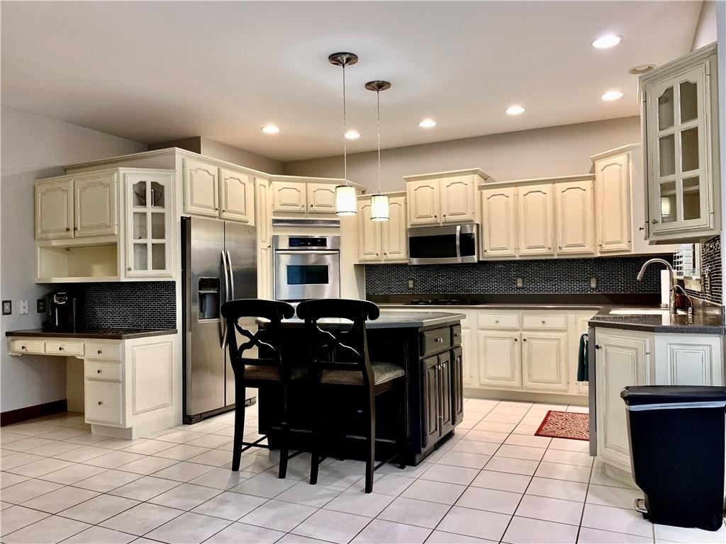1893 Berry Road Greenwood, IN 46143 - Photo 4 of 48 Gallery Image 4
