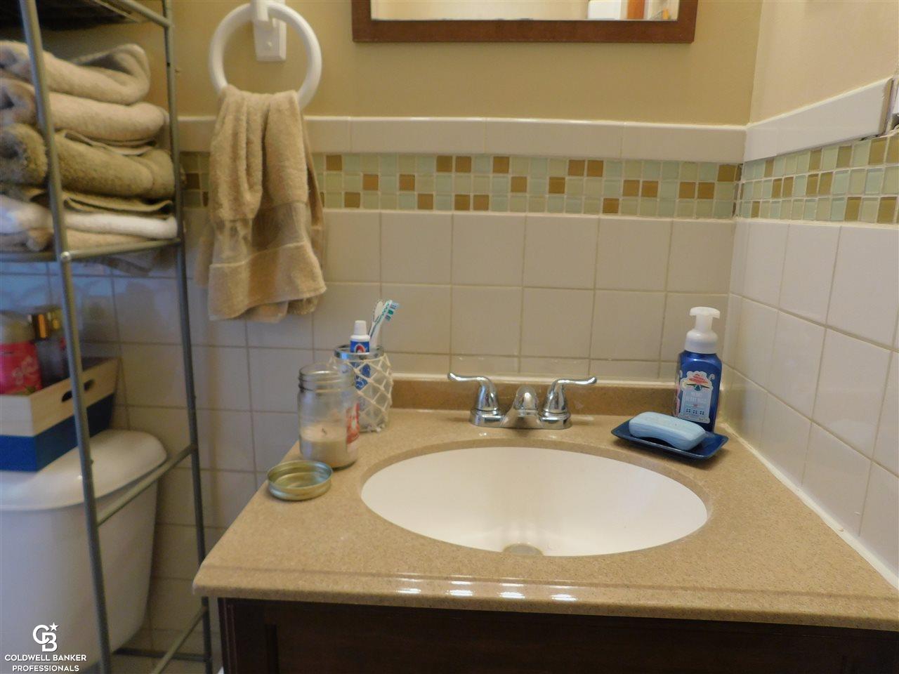 2250 Lakeshore Road Applegate, MI 48401 - Photo 22 of 44 50013117-24.JPG