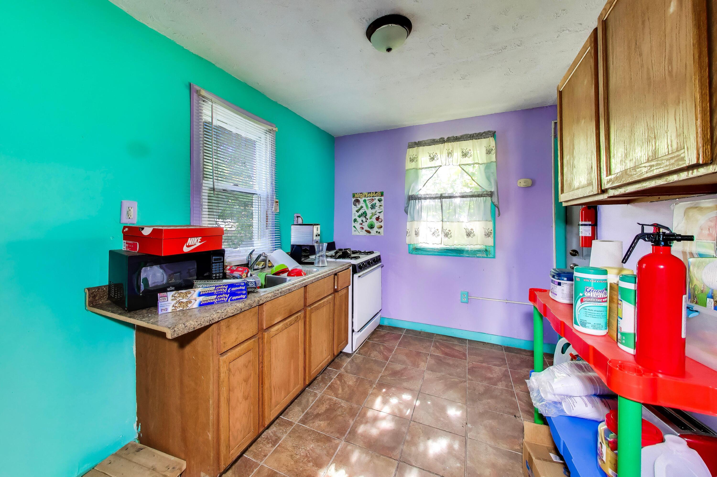 1555 Ellsworth Street Gary, IN 46404 - Photo 6 of 13 3000x1999